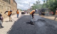 Alcaldesa de Los Guayos supervisa avances en electrificación del barrio Los Cerritos