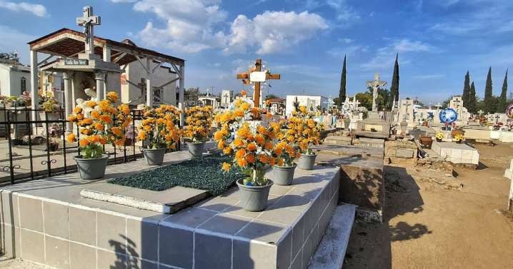 Sacan restos en un panteón de Tlaquepaque, Jalisco supuestamente para revender los lugares