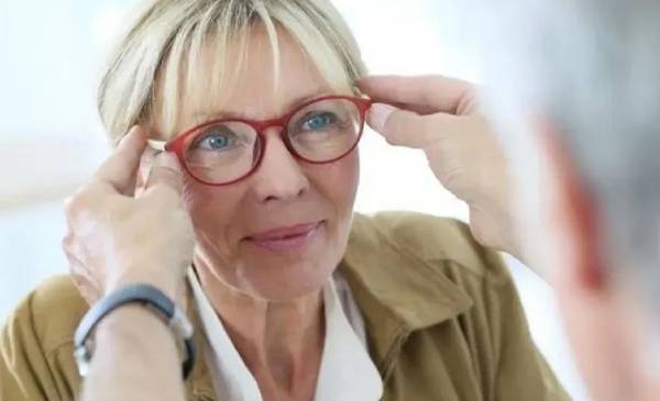Jubilados: cómo obtener tus lentes gratis por PAMI este año