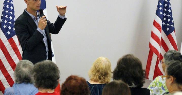 Gubernatorial candidate Rob Sand critical of school voucher program at Glenwood town hall
