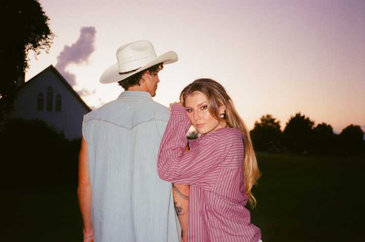 Dasha Winds Up in Bed With Love Island's Rob Rausch in Flirty New Video