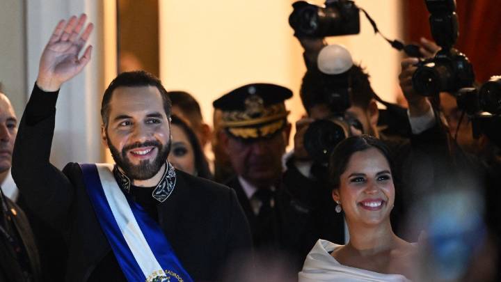 El Salvador aprueba una reforma constitucional que permite la reelección indefinida y amplía los mandatos presidenciales a seis años