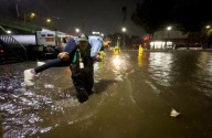 Cae diluvio en CDMX; inunda el Zócalo y AICM