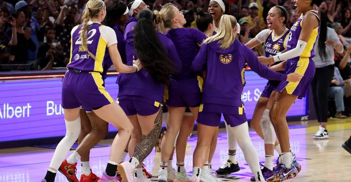 Dearica Hamby’s heroics give Sparks huge win over Storm