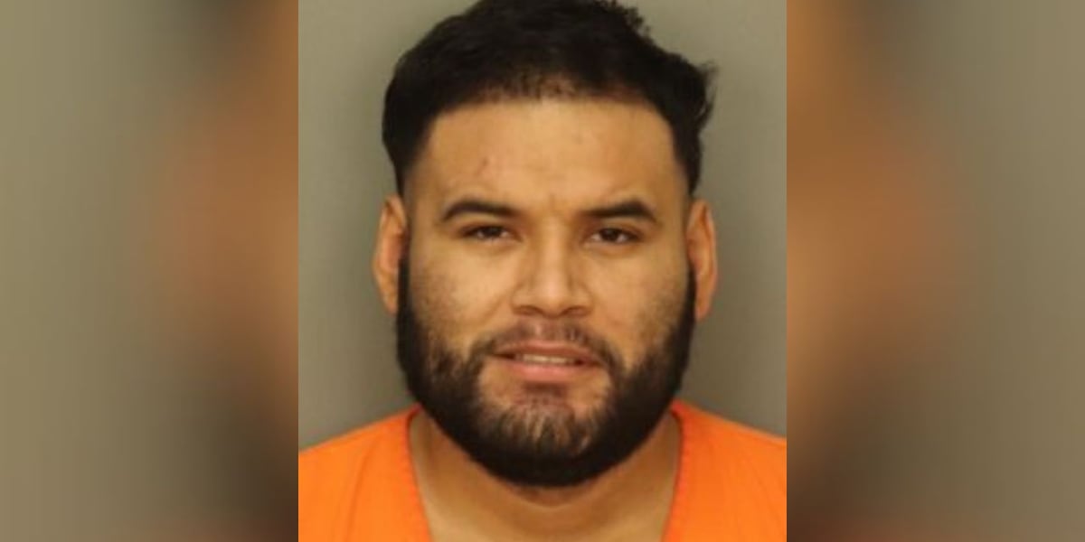Murder suspect captured at Mexican border returns to Alabama to face charges