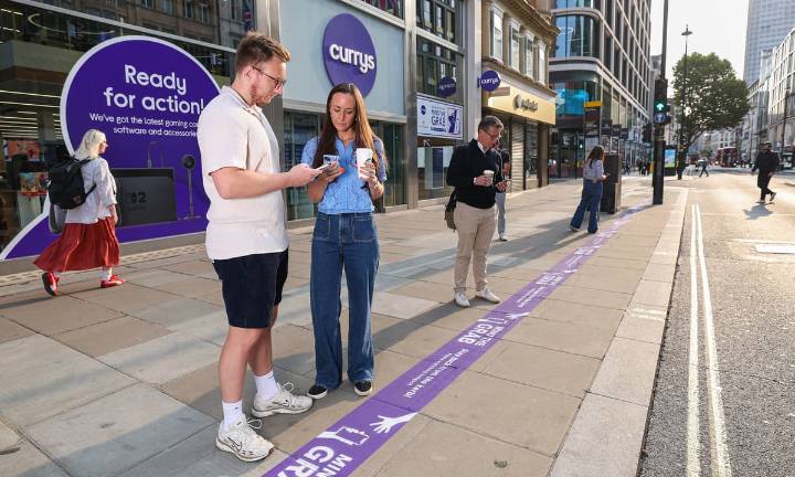 'Mind the Grab': New campaign warns of threat from phone thieves on Oxford Street
