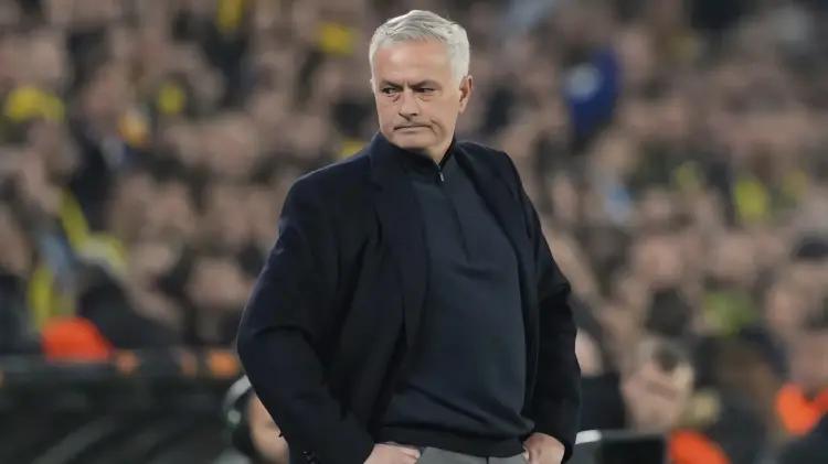 Mourinho fuera del Fenerbahçe tras fracaso en Champions y polémicas