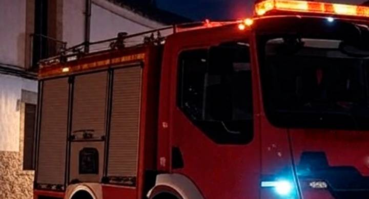 Tres intoxicados esta madrugada en un incendio de vivienda en Extremadura