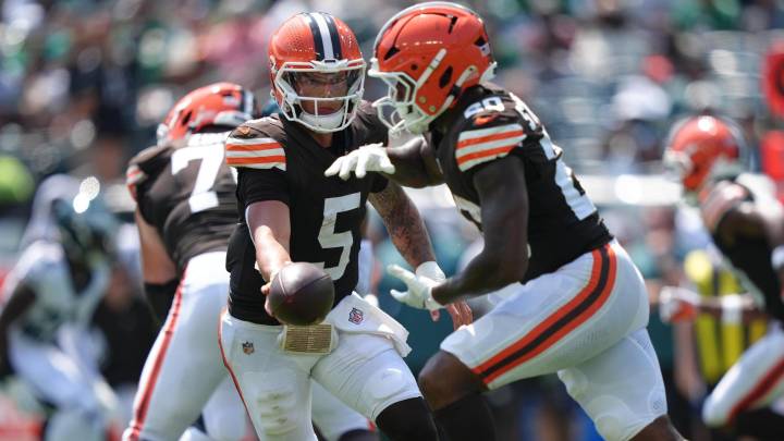 K.J. Henry's pick-6 leads Browns to win over Eagles in preseason game with Shedeur Sanders sidelined