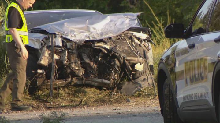 2 hospitalized after a crash at San Antonio intersection