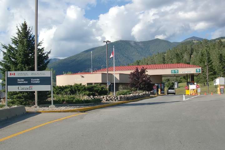 U.S. woman caught attempting to smuggle British husband at East Kootenay border