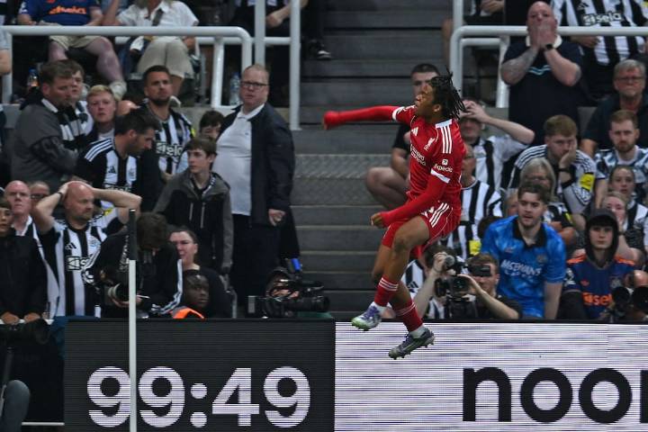 "Quiero ganar el Balón de Oro". Tiene 16 años, juega en Liverpool, hizo un golazo a los 100 minutos y conmueve a Europa