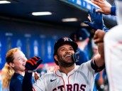 José Altuve y Ezequiel Tovar dieron jonrones en juego que ganó Astros