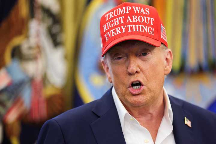 Trump anuncia investigación arancelaria sobre importaciones de muebles en EU
