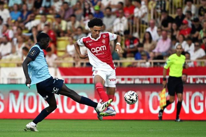 Mónaco y Lyon arrancan con triunfo en fútbol francés