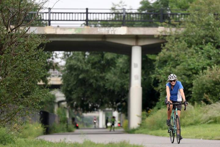 As it turns 25 years old, let’s celebrate the Midtown Greenway