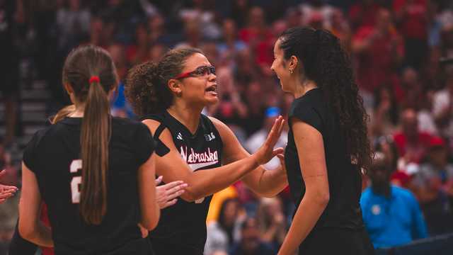 Huskers Rally to Reverse Sweep No. 7 Kentucky