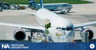 El Gobierno de Milei cumplió y dolarizó: viajeros gastan afuera 100 diarios, como cada hogar del país