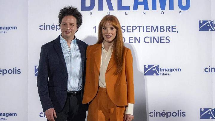 Jessica Chastain lamenta abusos del gobierno de EU en la presentación del filme “Dreams”