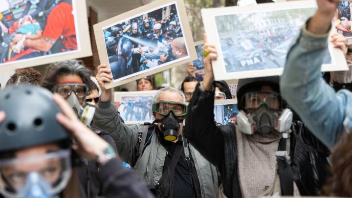Fotorreporteros marcharon frente al Ministerio de Seguridad para exigir el cese de la represión