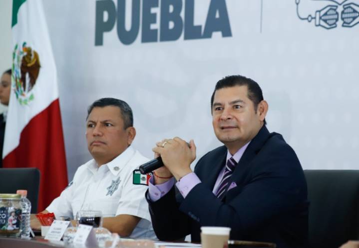 Aseguran 162 objetos ilícitos en penales de Puebla durante operativos