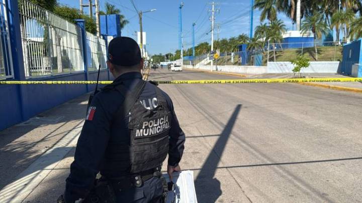 Matan a policía municipal frente a la prepa Zapata en Culiacán