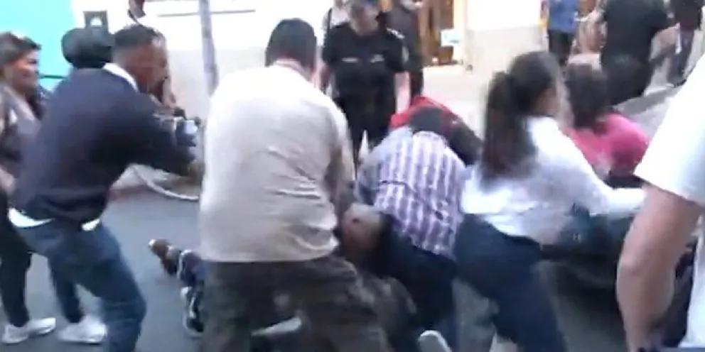 Campaña accidentada: caravana proselitista encabezada por Karina Milei debió ser evacuada en Corrientes