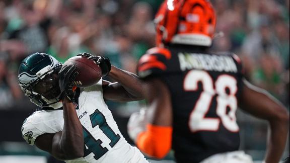 Super Bowl champion Eagles' tush push play helps secure 34