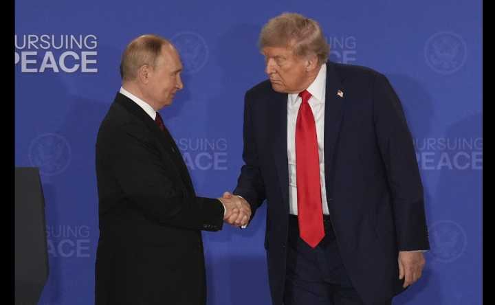 Rusos, optimistas tras reunión Trump-Putin pese a no lograr alto el fuego en Ucrania; esperan que relaciones entre EU y Rusia mejoren