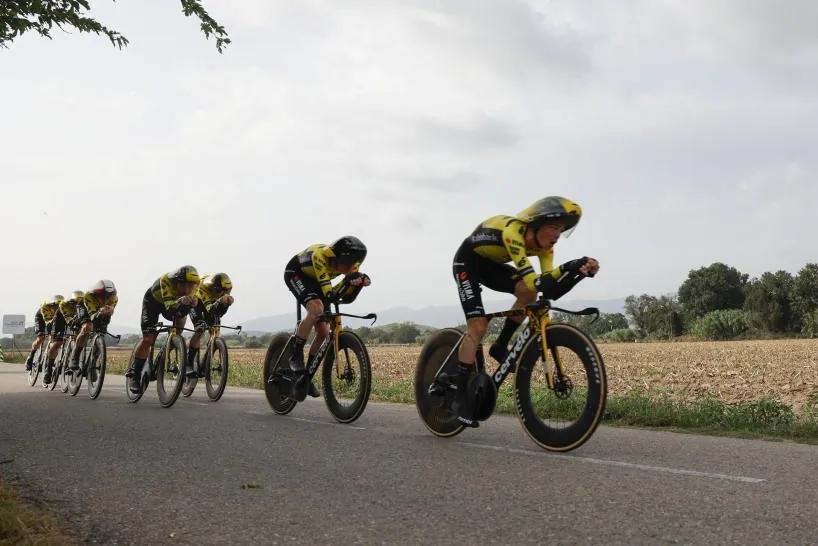 Vuelta a España: Ayuso y Almeida acosan a Vingegaard, que recupera el liderato, antes de los Pirineos