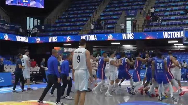 Terminaron a las piñas: escandaloso final en la AmeriCup tras la caída de Argentina ante República Dominicana