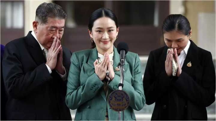 Justicia de Tailandia destituye a la primera ministra por violar un código ético al criticar al Ejército