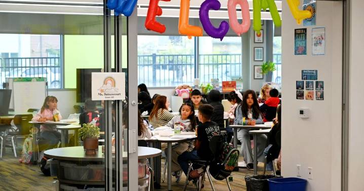 Santa Maria students kick off school year with nerves, confidence, color and connection