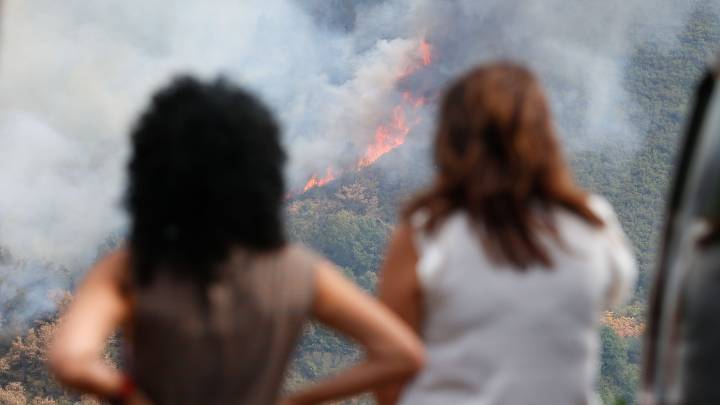 Última hora de los Incendios en España, en directo: focos activos y evacuados en Castilla y León, Galicia y Extremadura