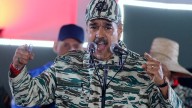 Nicolás Maduro moviliza 15 000 efectivos a frontera con Colombia mientras EE. UU. lo acusa de narcotráfico