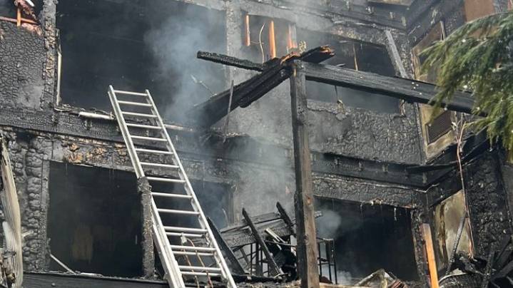 Lightning caused Pikesville apartment fire that displaced several families