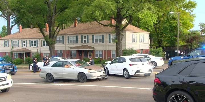 2 suspects on the run after Malco Studio carjacking leads to crash, MPD says