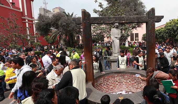 Santuario de Santa Rosa de Lima: cientos de fieles llegan para rezar y dejar su carta en el pozo de los deseos