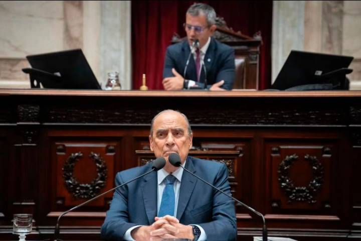 Francos presenta informe en Diputados en medio del escándalo por audios sobre coimas
