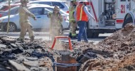 Retroexcavadora causa daños en tubería de gas de plaza comercial