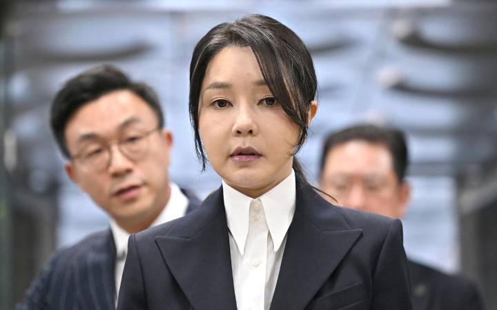 Detienen a la ex primera dama surcoreana Kim Keon-hee por presunta corrupción