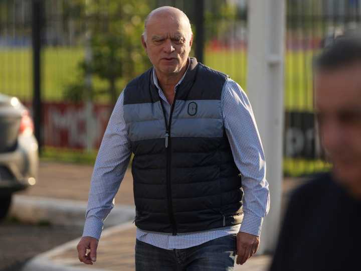 Las preguntas que aparecen tras la noche de violencia: qué pasará con Independiente y la U de Chile, para qué viajó Grindetti a Paraguay y qué decidirá la Conmebol