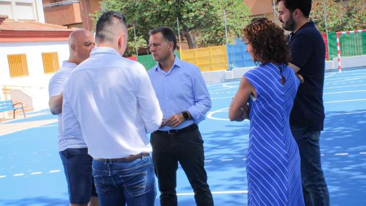 Manuel Serrano reafirma el compromiso del Ayuntamiento con el mantenimiento de las instalaciones de los colegios de Albacete