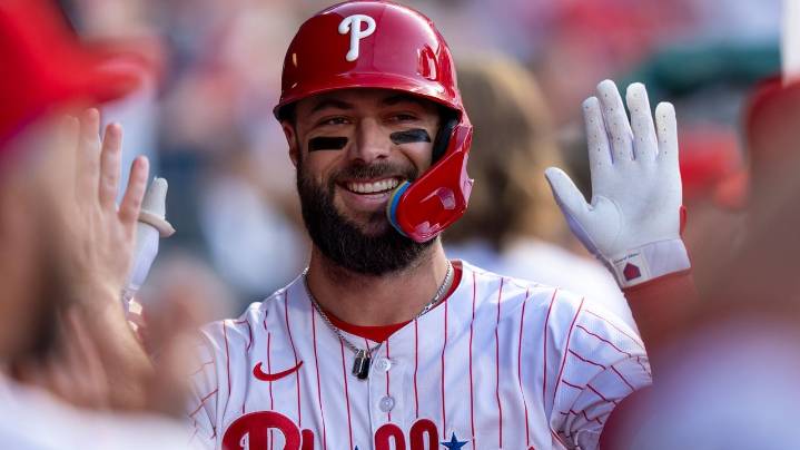 Turner's 2-run single with 2 outs in 10th inning leads Phillies past Braves 3