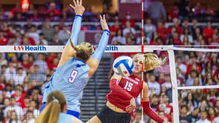 Four takeaways from Wisconsin volleyball's ranked win…