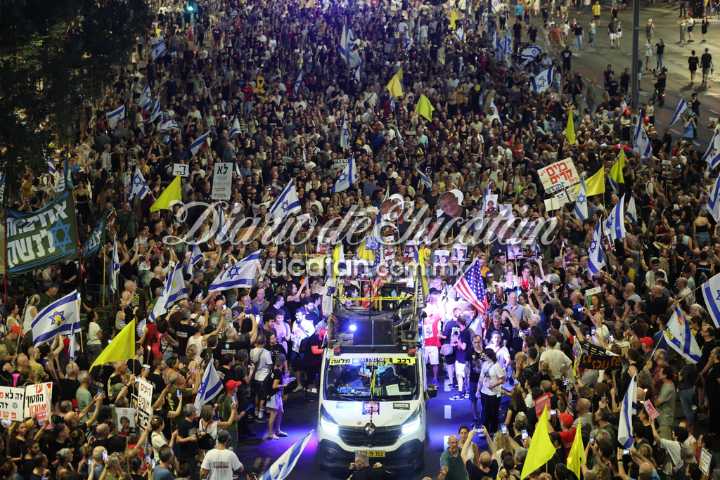 Miles de israelíes protestan en Tel Aviv para pedir un acuerdo con Hamás y la liberación de rehenes