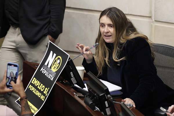 Paloma Valencia exige hundimiento de la reforma pensional por vicios de trámite