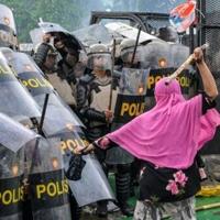 Indonesia leader orders investigation into driver's protest death
