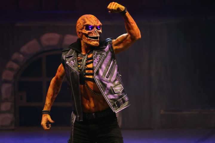 Pictures: SeaWorld Orlando’s Howl-O-Scream Fashion Show – Orlando Sentinel