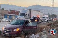 Hubo una lesionada en choque de taxi y vehículo en el Corredor 2000